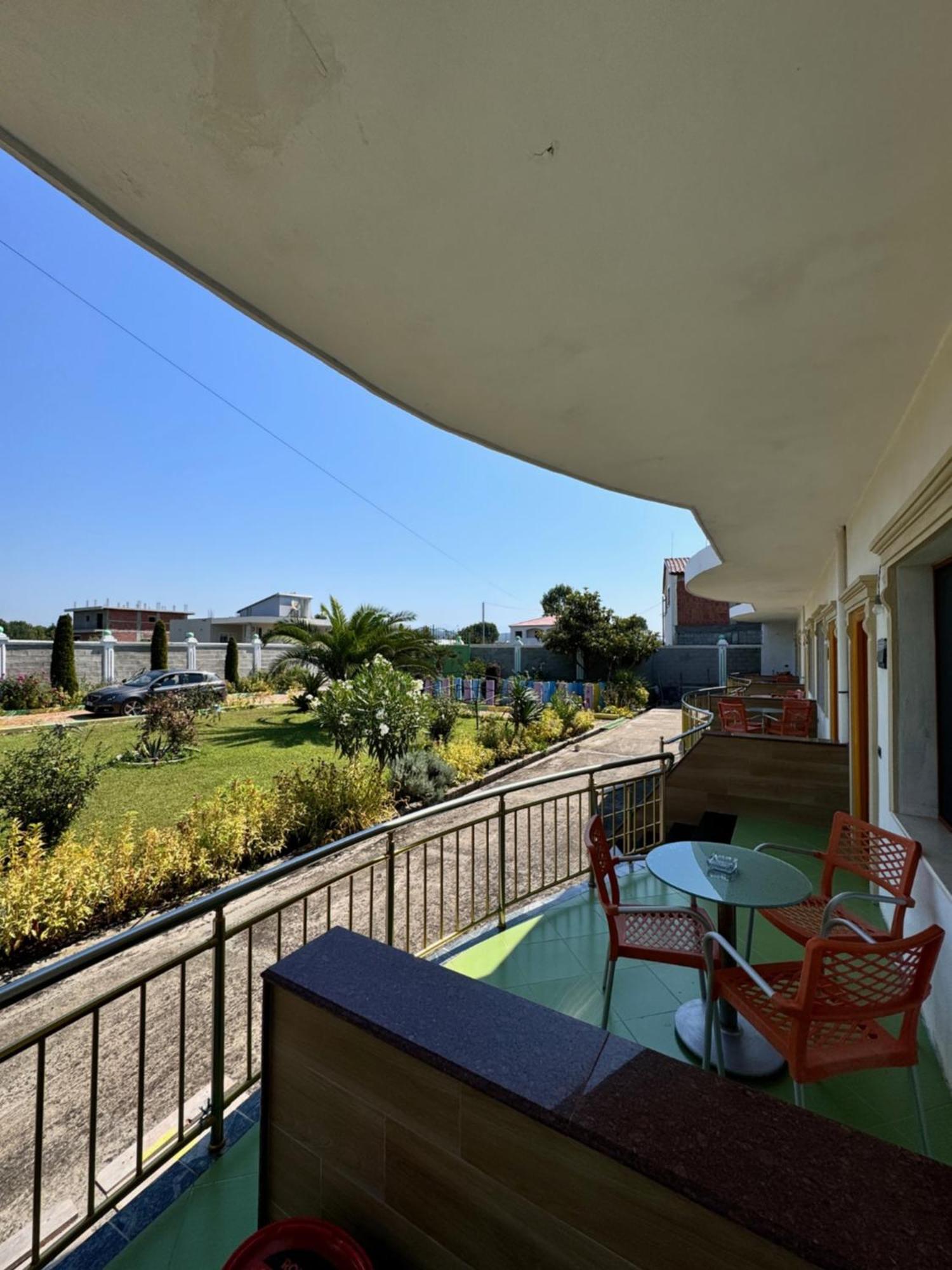 Ponari Apartments Rrotull Exterior photo